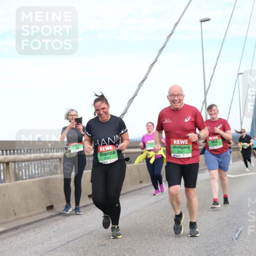 03.10.2025 - Köhlbrandbrückenlauf Jannik Wohlers http://msf.ph/oto/9157481 03.10.2025 15:37:55 Position 1 8366, 8561, 9402 meine-sportfotos.de