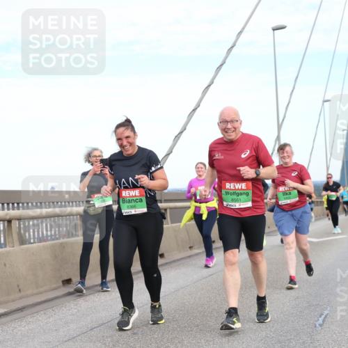 03.10.2025 - Köhlbrandbrückenlauf Jannik Wohlers http://msf.ph/oto/9157482 03.10.2025 15:37:55 Position 1 8366, 8561 meine-sportfotos.de