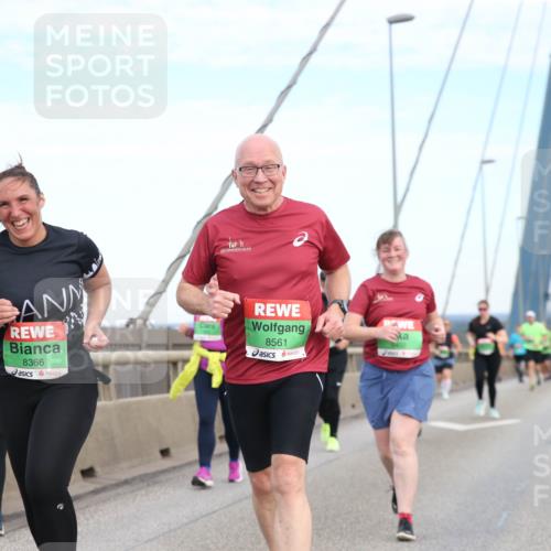 03.10.2025 - Köhlbrandbrückenlauf Jannik Wohlers http://msf.ph/oto/9157483 03.10.2025 15:37:56 Position 1 8366, 8561 meine-sportfotos.de