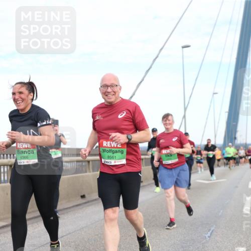 03.10.2025 - Köhlbrandbrückenlauf Jannik Wohlers http://msf.ph/oto/9157485 03.10.2025 15:37:56 Position 1 8366, 8561 meine-sportfotos.de