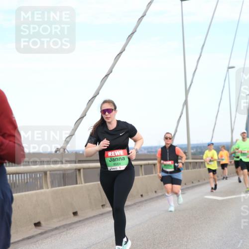 03.10.2025 - Köhlbrandbrückenlauf Jannik Wohlers http://msf.ph/oto/9157501 03.10.2025 15:38:01 Position 1 8564 meine-sportfotos.de
