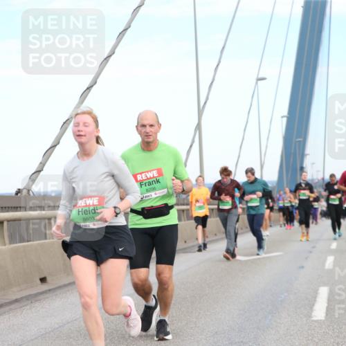 03.10.2025 - Köhlbrandbrückenlauf Jannik Wohlers http://msf.ph/oto/9157520 03.10.2025 15:38:10 Position 1 8603, 8206, 8563 meine-sportfotos.de