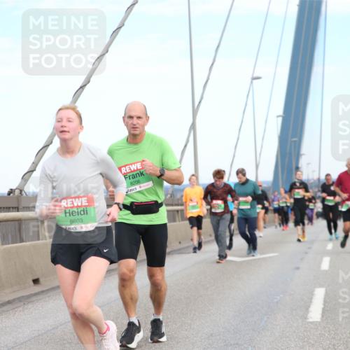 03.10.2025 - Köhlbrandbrückenlauf Jannik Wohlers http://msf.ph/oto/9157521 03.10.2025 15:38:10 Position 1 8603, 8206, 8563 meine-sportfotos.de