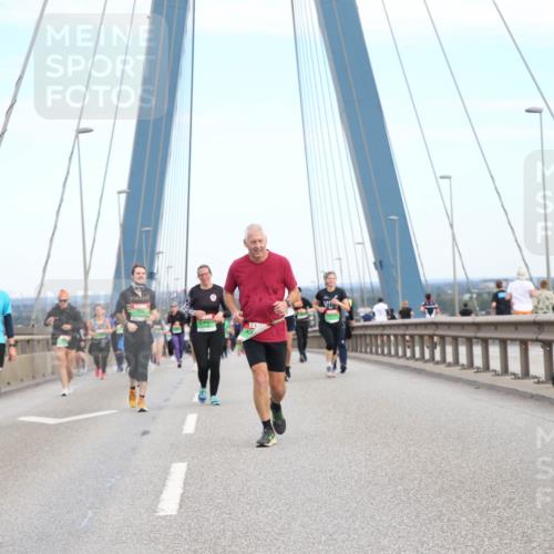 03.10.2025 - Köhlbrandbrückenlauf Jannik Wohlers http://msf.ph/oto/9157531 03.10.2025 15:38:13 Position 1 8689 meine-sportfotos.de