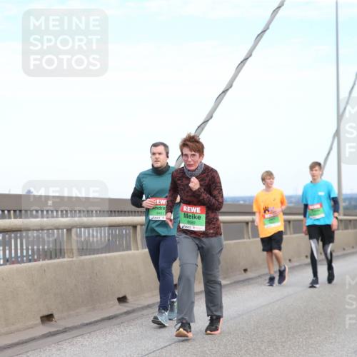 03.10.2025 - Köhlbrandbrückenlauf Jannik Wohlers http://msf.ph/oto/9157533 03.10.2025 15:38:15 Position 1 8411, 8689 meine-sportfotos.de
