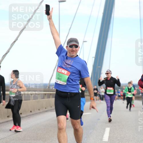 03.10.2025 - Köhlbrandbrückenlauf Jannik Wohlers http://msf.ph/oto/9157566 03.10.2025 15:38:27 Position 1 9693, 9694 meine-sportfotos.de