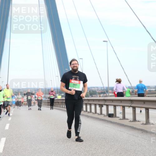 03.10.2025 - Köhlbrandbrückenlauf Jannik Wohlers http://msf.ph/oto/9157624 03.10.2025 15:39:35 Position 1 9215 meine-sportfotos.de