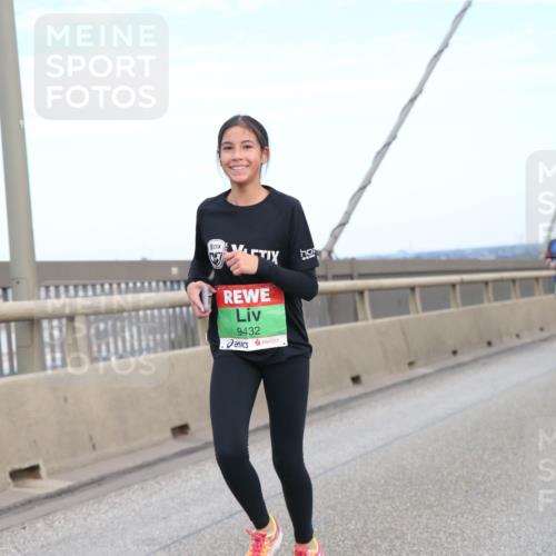 03.10.2025 - Köhlbrandbrückenlauf Jannik Wohlers http://msf.ph/oto/9157628 03.10.2025 15:39:39 Position 1 9432 meine-sportfotos.de