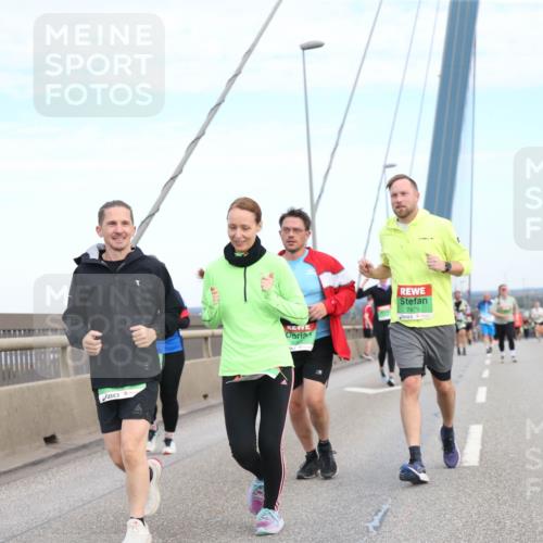 03.10.2025 - Köhlbrandbrückenlauf Jannik Wohlers http://msf.ph/oto/9157634 03.10.2025 15:39:42 Position 1 7479 meine-sportfotos.de