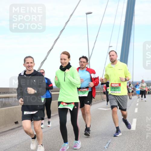 03.10.2025 - Köhlbrandbrückenlauf Jannik Wohlers http://msf.ph/oto/9157635 03.10.2025 15:39:43 Position 1 955, 7479 meine-sportfotos.de