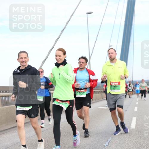 03.10.2025 - Köhlbrandbrückenlauf Jannik Wohlers http://msf.ph/oto/9157636 03.10.2025 15:39:43 Position 1 7479 meine-sportfotos.de