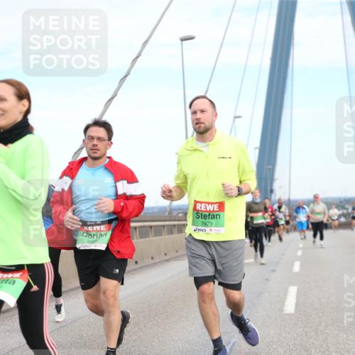 03.10.2025 - Köhlbrandbrückenlauf Jannik Wohlers http://msf.ph/oto/9157637 03.10.2025 15:39:43 Position 1 9499, 9551, 7479 meine-sportfotos.de