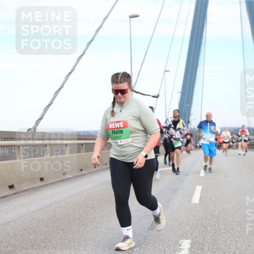 03.10.2025 - Köhlbrandbrückenlauf Jannik Wohlers http://msf.ph/oto/9157660 03.10.2025 15:39:52 Position 1 8757 meine-sportfotos.de