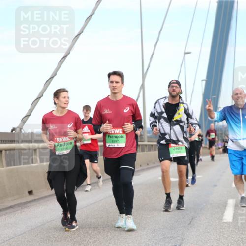 03.10.2025 - Köhlbrandbrückenlauf Jannik Wohlers http://msf.ph/oto/9157661 03.10.2025 15:39:54 Position 1 8296, 8297, 0, 0 meine-sportfotos.de