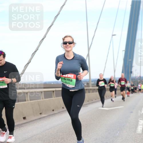 03.10.2025 - Köhlbrandbrückenlauf Jannik Wohlers http://msf.ph/oto/9157673 03.10.2025 15:39:59 Position 1 9523, 800, 9524 meine-sportfotos.de