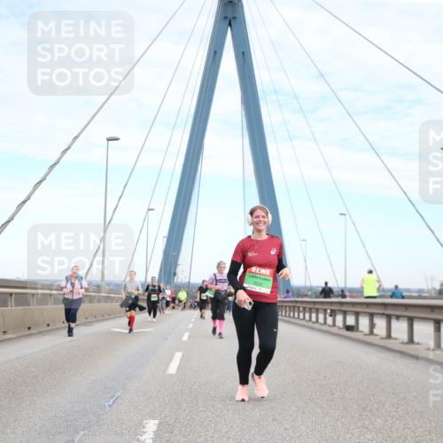 03.10.2025 - Köhlbrandbrückenlauf Jannik Wohlers http://msf.ph/oto/9157691 03.10.2025 15:40:11 Position 1 9233 meine-sportfotos.de
