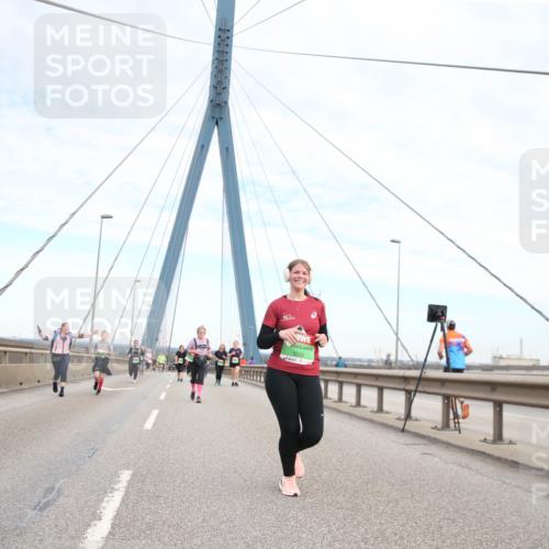 03.10.2025 - Köhlbrandbrückenlauf Jannik Wohlers http://msf.ph/oto/9157692 03.10.2025 15:40:11 Position 1  meine-sportfotos.de