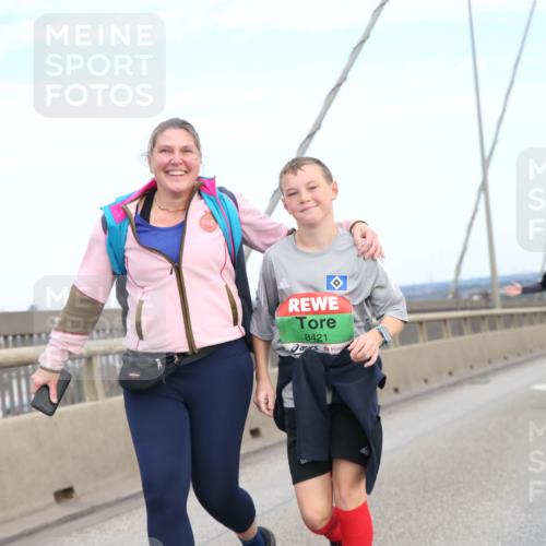 03.10.2025 - Köhlbrandbrückenlauf Jannik Wohlers http://msf.ph/oto/9157698 03.10.2025 15:40:15 Position 1 8421 meine-sportfotos.de