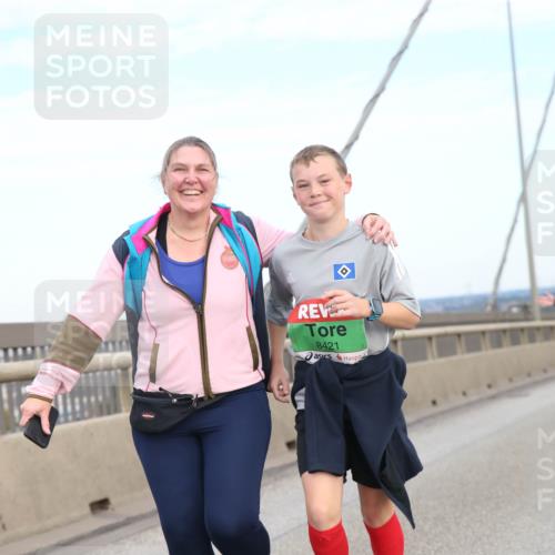 03.10.2025 - Köhlbrandbrückenlauf Jannik Wohlers http://msf.ph/oto/9157699 03.10.2025 15:40:15 Position 1 8421 meine-sportfotos.de