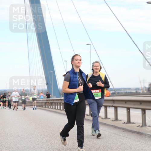 03.10.2025 - Köhlbrandbrückenlauf Jannik Wohlers http://msf.ph/oto/9157727 03.10.2025 15:40:24 Position 1 9684 meine-sportfotos.de