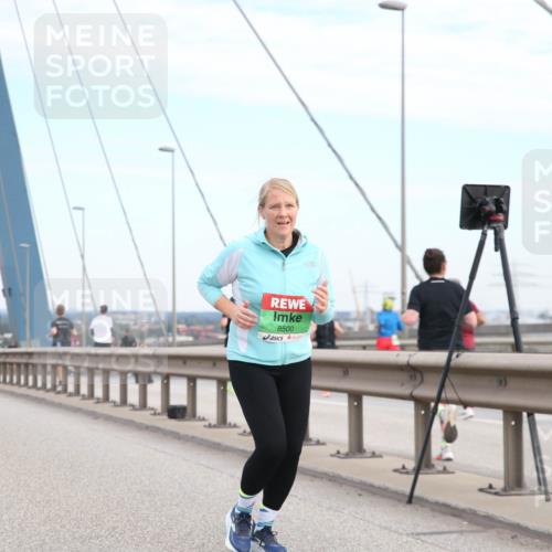 03.10.2025 - Köhlbrandbrückenlauf Jannik Wohlers http://msf.ph/oto/9157761 03.10.2025 15:40:50 Position 1 8500 meine-sportfotos.de
