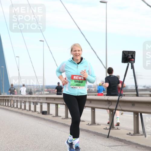 03.10.2025 - Köhlbrandbrückenlauf Jannik Wohlers http://msf.ph/oto/9157762 03.10.2025 15:40:50 Position 1 8500 meine-sportfotos.de