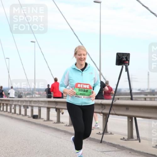 03.10.2025 - Köhlbrandbrückenlauf Jannik Wohlers http://msf.ph/oto/9157764 03.10.2025 15:40:50 Position 1 8500 meine-sportfotos.de