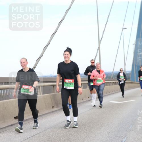03.10.2025 - Köhlbrandbrückenlauf Jannik Wohlers http://msf.ph/oto/9157766 03.10.2025 15:40:52 Position 1 8943, 8944 meine-sportfotos.de