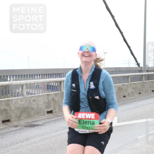 03.10.2025 - Köhlbrandbrückenlauf Jannik Wohlers http://msf.ph/oto/9157805 03.10.2025 16:09:22 Position 1 5310, 8741 meine-sportfotos.de