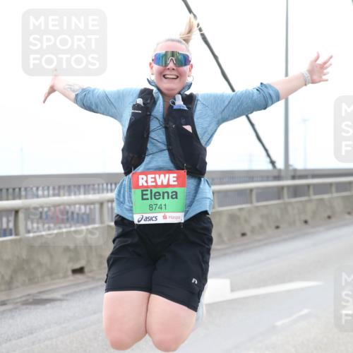 03.10.2025 - Köhlbrandbrückenlauf Jannik Wohlers http://msf.ph/oto/9157807 03.10.2025 16:09:22 Position 1 8741 meine-sportfotos.de