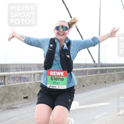 03.10.2025 - Köhlbrandbrückenlauf Jannik Wohlers http://msf.ph/oto/9157808 03.10.2025 16:09:22 Position 1 8741 meine-sportfotos.de
