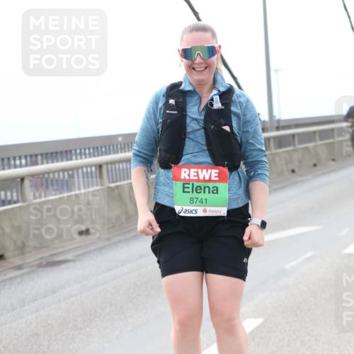 03.10.2025 - Köhlbrandbrückenlauf Jannik Wohlers http://msf.ph/oto/9157812 03.10.2025 16:09:23 Position 1 8741 meine-sportfotos.de