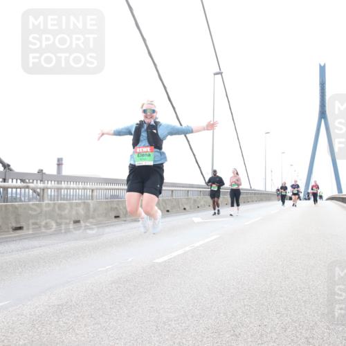 03.10.2025 - Köhlbrandbrückenlauf Jannik Wohlers http://msf.ph/oto/9157814 03.10.2025 16:09:26 Position 1 8741 meine-sportfotos.de