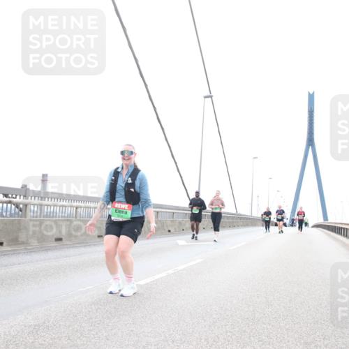 03.10.2025 - Köhlbrandbrückenlauf Jannik Wohlers http://msf.ph/oto/9157818 03.10.2025 16:09:26 Position 1 8741 meine-sportfotos.de