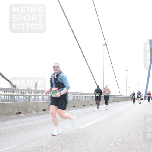 03.10.2025 - Köhlbrandbrückenlauf Jannik Wohlers http://msf.ph/oto/9157823 03.10.2025 16:09:27 Position 1  meine-sportfotos.de