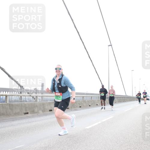 03.10.2025 - Köhlbrandbrückenlauf Jannik Wohlers http://msf.ph/oto/9157824 03.10.2025 16:09:27 Position 1 8741 meine-sportfotos.de