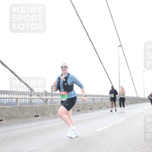 03.10.2025 - Köhlbrandbrückenlauf Jannik Wohlers http://msf.ph/oto/9157825 03.10.2025 16:09:27 Position 1 8741 meine-sportfotos.de