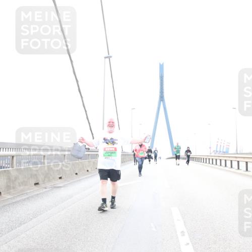 03.10.2025 - Köhlbrandbrückenlauf Jannik Wohlers http://msf.ph/oto/9157835 03.10.2025 16:10:10 Position 1  meine-sportfotos.de