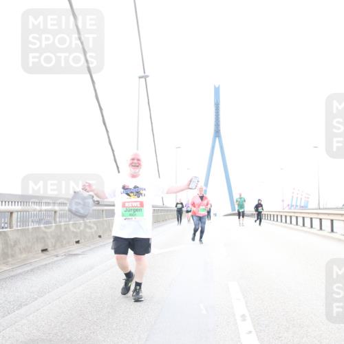 03.10.2025 - Köhlbrandbrückenlauf Jannik Wohlers http://msf.ph/oto/9157840 03.10.2025 16:10:11 Position 1 8538 meine-sportfotos.de