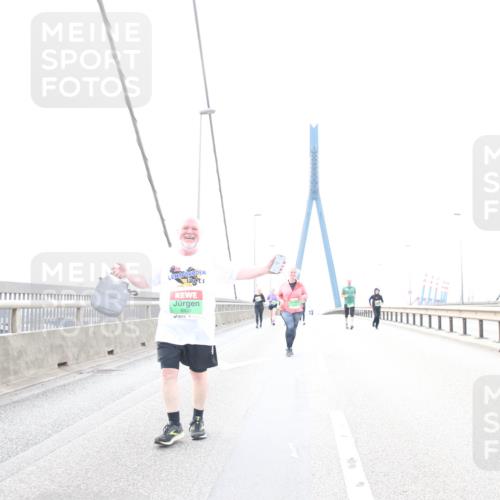 03.10.2025 - Köhlbrandbrückenlauf Jannik Wohlers http://msf.ph/oto/9157841 03.10.2025 16:10:11 Position 1 8538 meine-sportfotos.de