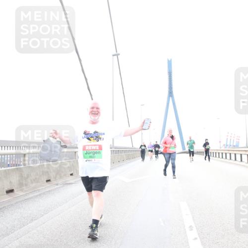 03.10.2025 - Köhlbrandbrückenlauf Jannik Wohlers http://msf.ph/oto/9157846 03.10.2025 16:10:11 Position 1 8538 meine-sportfotos.de