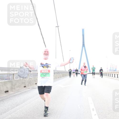 03.10.2025 - Köhlbrandbrückenlauf Jannik Wohlers http://msf.ph/oto/9157847 03.10.2025 16:10:11 Position 1 8538 meine-sportfotos.de