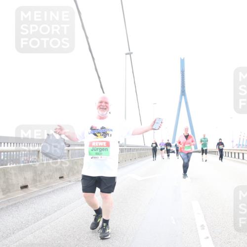 03.10.2025 - Köhlbrandbrückenlauf Jannik Wohlers http://msf.ph/oto/9157848 03.10.2025 16:10:11 Position 1 8538 meine-sportfotos.de
