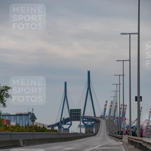 03.10.2025 - Köhlbrandbrückenlauf Michael Burmester http://msf.ph/oto/9159062 03.10.2025 15:22:21 Position 3 12 meine-sportfotos.de