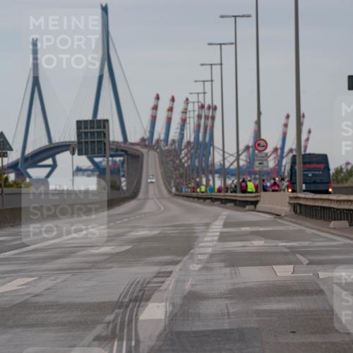 03.10.2025 - Köhlbrandbrückenlauf Michael Burmester http://msf.ph/oto/9159067 03.10.2025 15:30:55 Position 3  meine-sportfotos.de