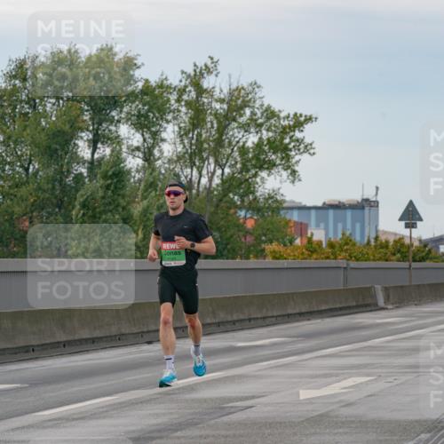 03.10.2025 - Köhlbrandbrückenlauf Michael Burmester http://msf.ph/oto/9159069 03.10.2025 15:34:11 Position 3 9144 meine-sportfotos.de
