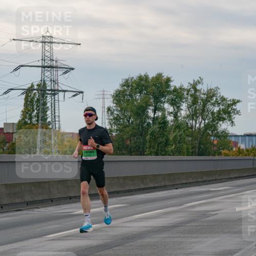 03.10.2025 - Köhlbrandbrückenlauf Michael Burmester http://msf.ph/oto/9159071 03.10.2025 15:34:13 Position 3 9144 meine-sportfotos.de