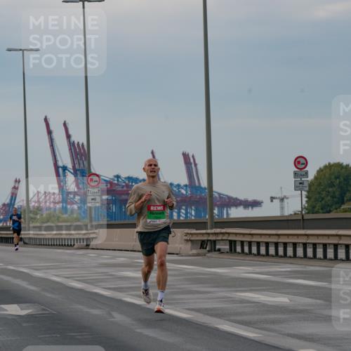 03.10.2025 - Köhlbrandbrückenlauf Michael Burmester http://msf.ph/oto/9159073 03.10.2025 15:35:24 Position 3  meine-sportfotos.de