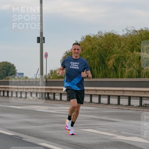 03.10.2025 - Köhlbrandbrückenlauf Michael Burmester http://msf.ph/oto/9159077 03.10.2025 15:35:45 Position 3  meine-sportfotos.de