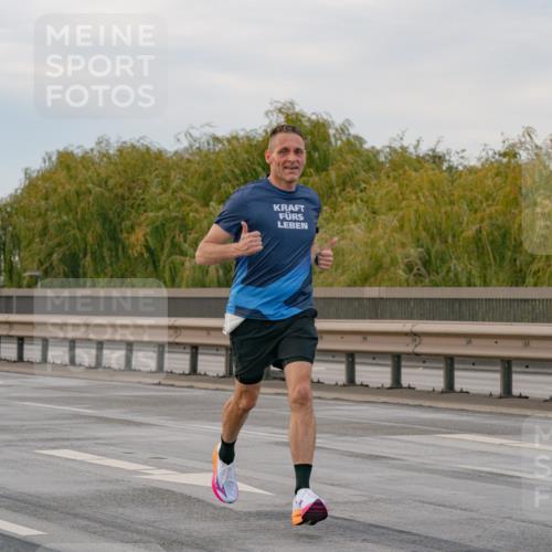 03.10.2025 - Köhlbrandbrückenlauf Michael Burmester http://msf.ph/oto/9159078 03.10.2025 15:35:46 Position 3  meine-sportfotos.de